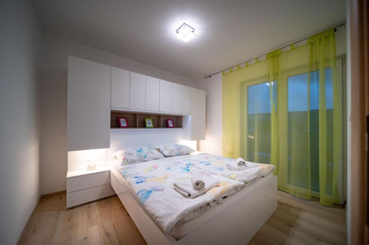 Apartments Arbis Lopar Esterno foto