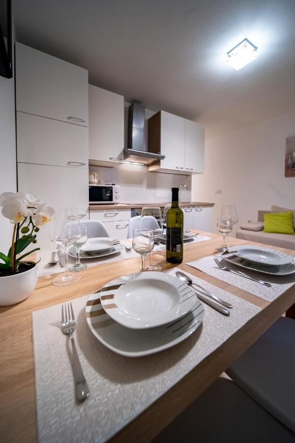 Apartments Arbis Lopar Esterno foto