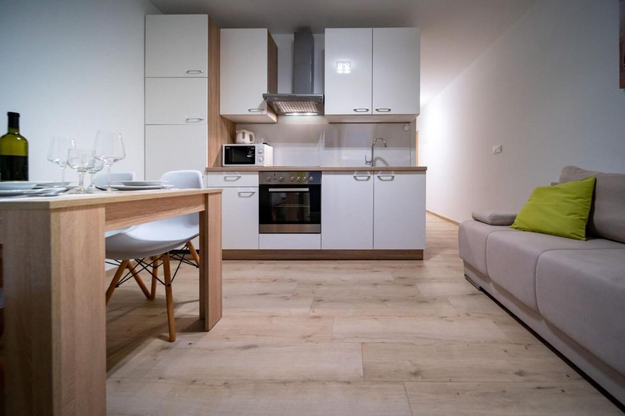 Apartments Arbis Lopar Esterno foto