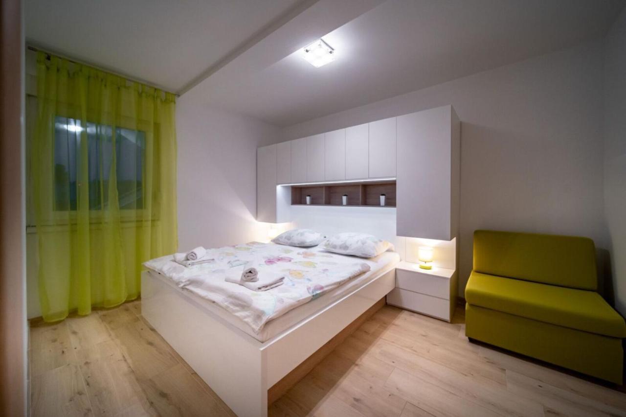Apartments Arbis Lopar Esterno foto