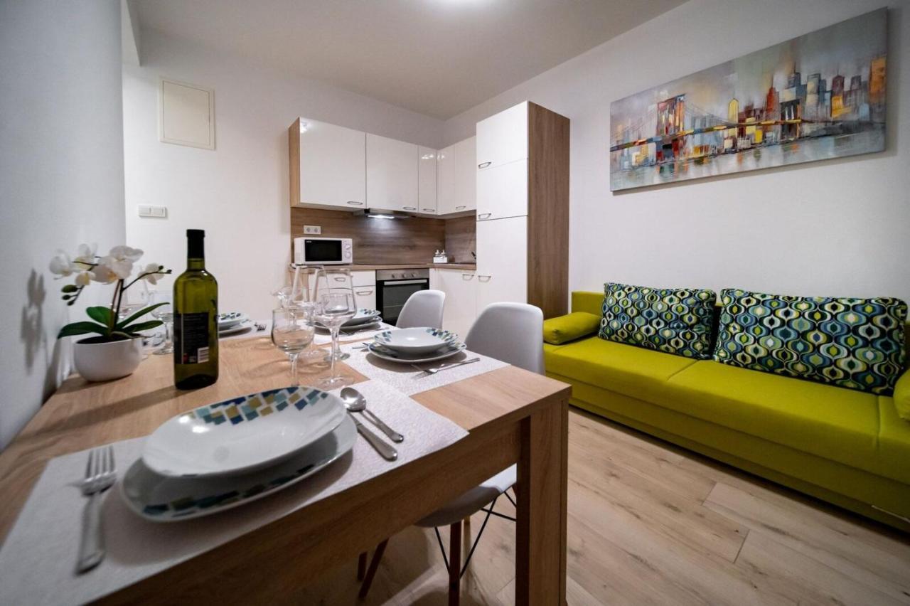 Apartments Arbis Lopar Esterno foto