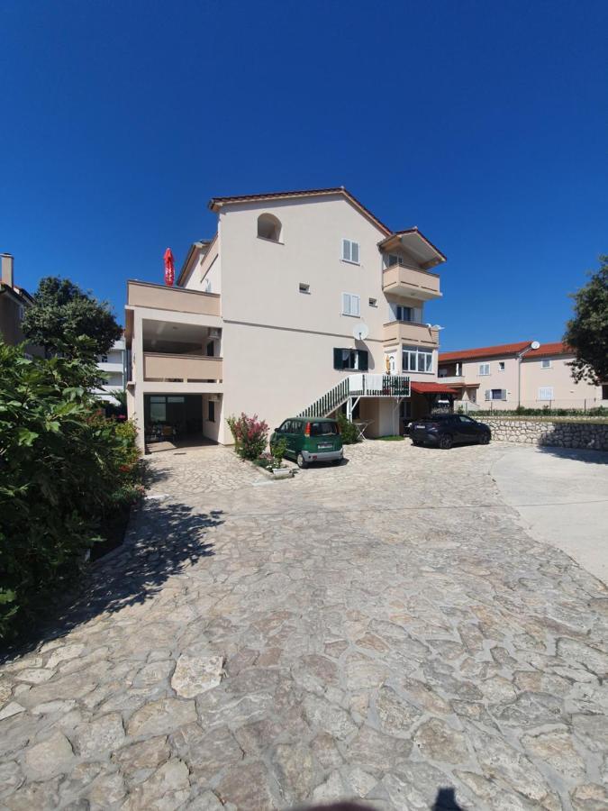 Apartments Arbis Lopar Esterno foto