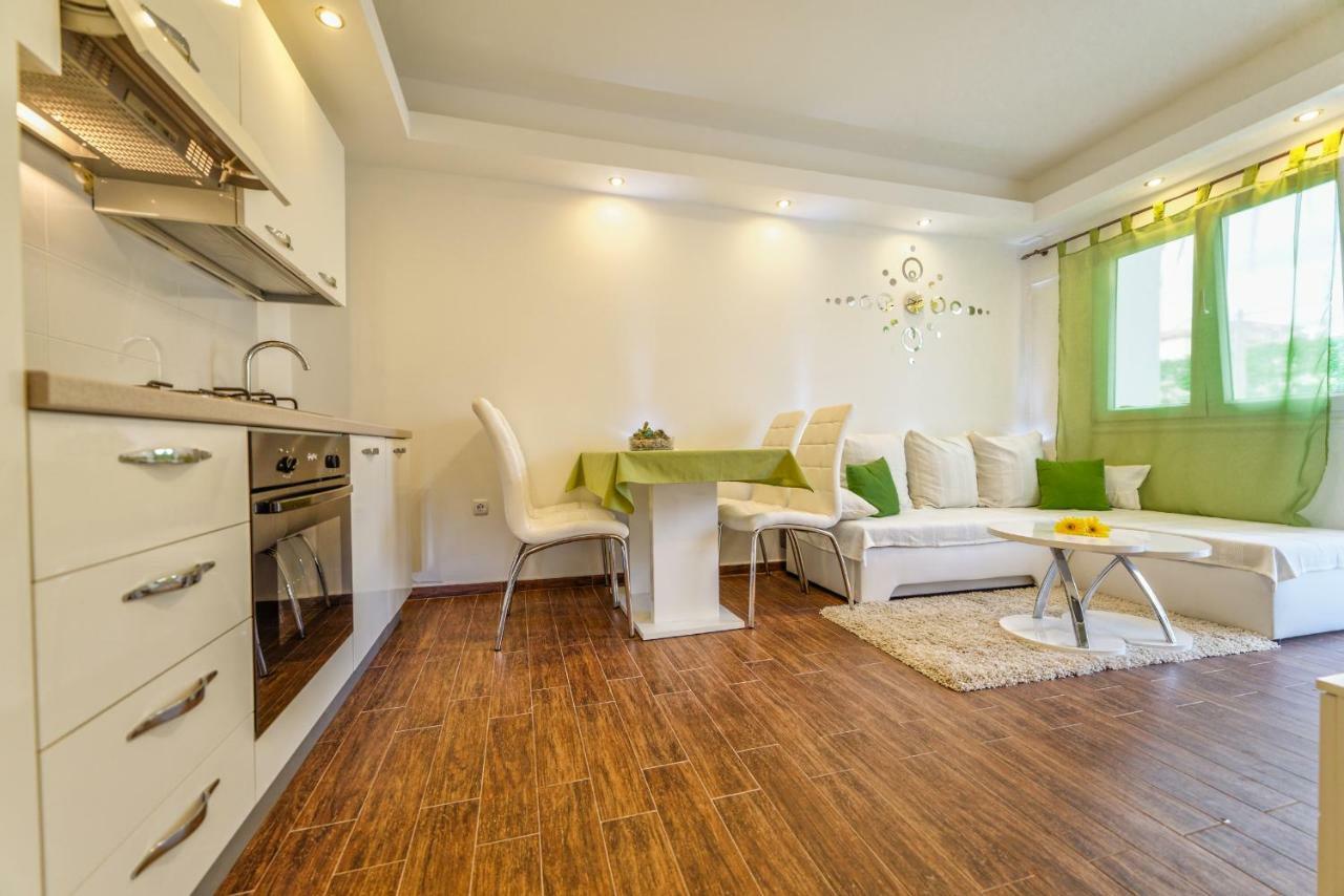 Apartments Arbis Lopar Esterno foto