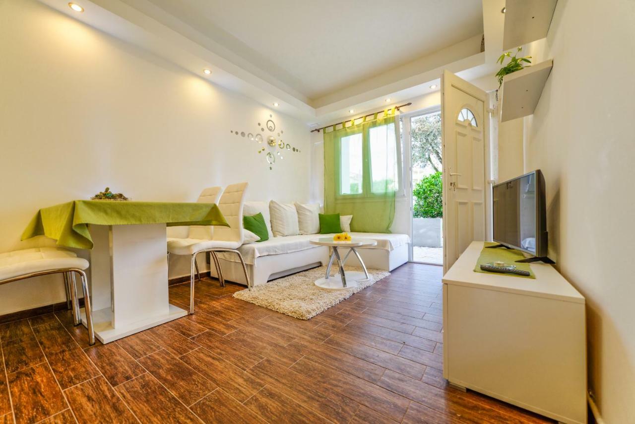 Apartments Arbis Lopar Esterno foto
