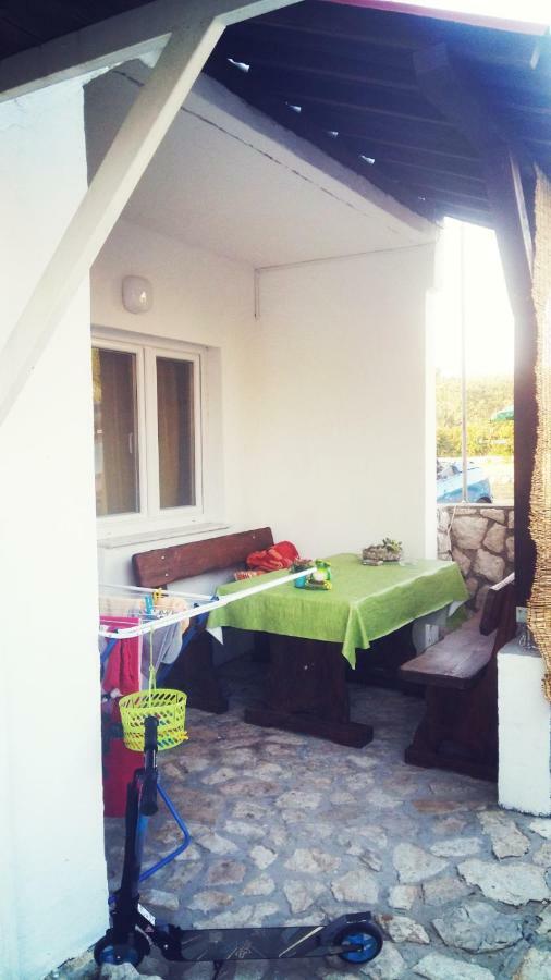 Apartments Arbis Lopar Esterno foto