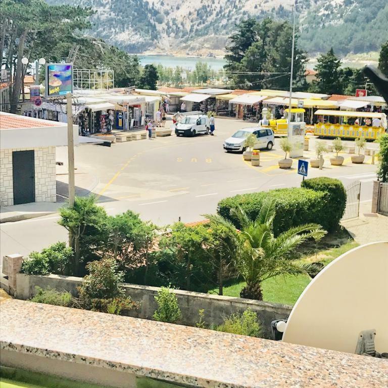 Apartments Arbis Lopar Esterno foto